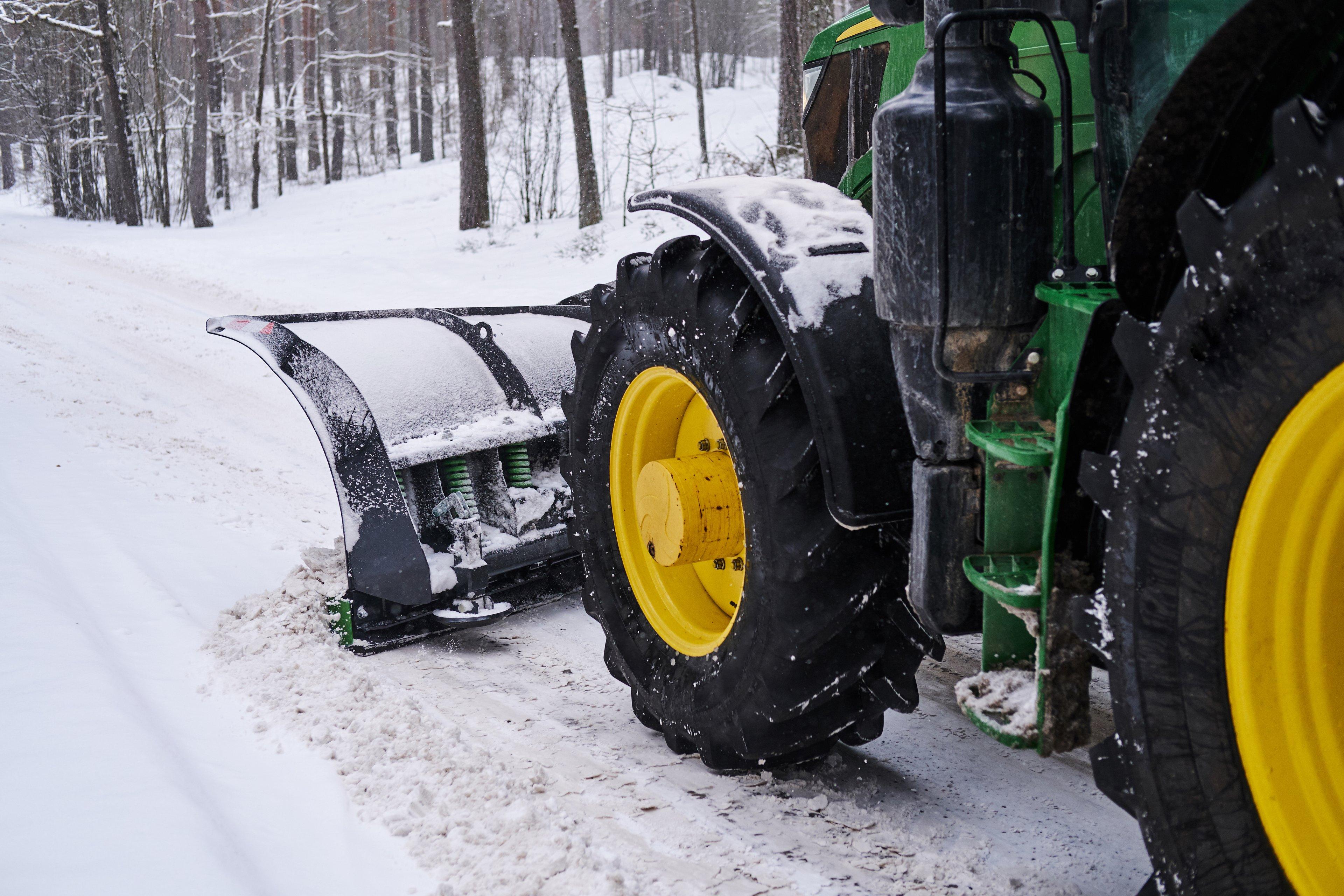 Why Does My Snowblower Stop Running After a Few Seconds? Why Does My Snowblower Stop Running After a Few Seconds? image